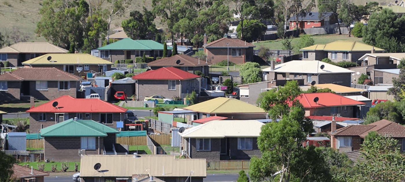 Australians face a hotter future if our cities don't do more to cool 'heat islands', report finds